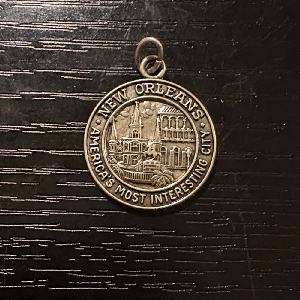 Sterling Silver New Orleans Circle pendant